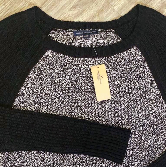 NWT! American Eagle Black and White Heathered Knit Sweater Women's Size Small - Picture 4 of 12